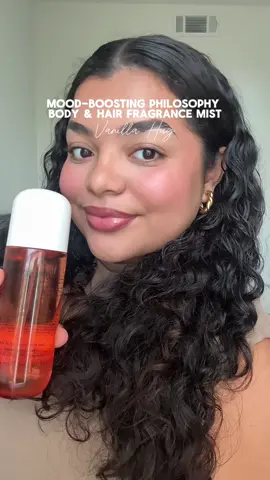If comfort had a scent... this would be it. 🤍 Vanilla Hug by @philosophy is soft, warm, and so grounding-like a cozy little moment you carry with you. l've been misting it into my hair and onto my favorite robe in the mornings and it genuinely lifts my mood. Three scents, all made to feel good—but Vanilla Hug is the one I keep reaching for. ✨ #vanillahug #feelgoodscent #lovephilosophy #fragrancetok #bodymist #gifted 