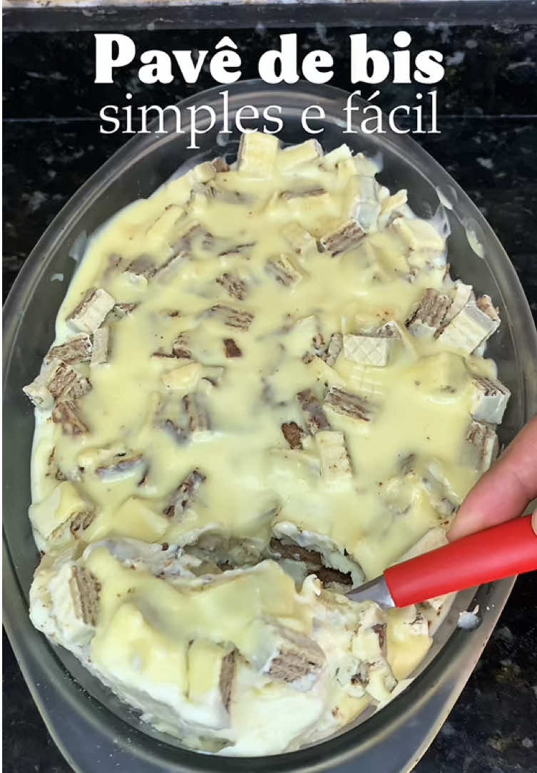 Pavê de bis, sobremesa simples e fácil com poucos ingredientes!😋😍 #sobremesa #sobremesafácil #receitasimples #pave #bis 