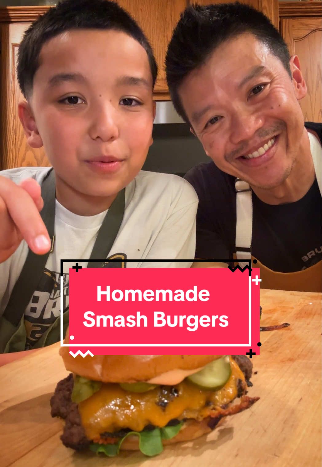 Homemade Smash Burger #smashburger #burgers #burgerlover #DinnerIdeas #EasyRecipe #summerfood  8 servings total 676 Cals/serving 51g Protein 32g Fat 41g Carbs 3lbs Lean ground beef 2 tbsp Olive oil 1 tsp Salt 1 tsp Black pepper 1 medium Red onion (sliced) 8 slices Cheddar cheese 8 buns Brioche bun  1/4 cup Butter (for buns) Sauce: 1/2 cup Light mayonnaise by Hellmann's 1/4 cup Heinz ketchup 2 tbsp Sriracha 1 tsp Lemon juice Topped with: 1/4 head Lettuce 2 Tomatoes (sliced) 4 Pickles (sliced) Inspired by @KWOOWK with Kevin 