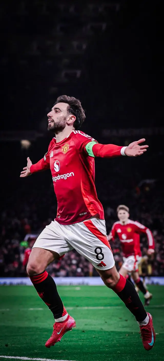 football wallpapers #fyp #foryou #fyppppppppppppppppppppppp #wallpaper #pfp #brunofernandes #football #legend #sporting #manchesterunited #portugal 
