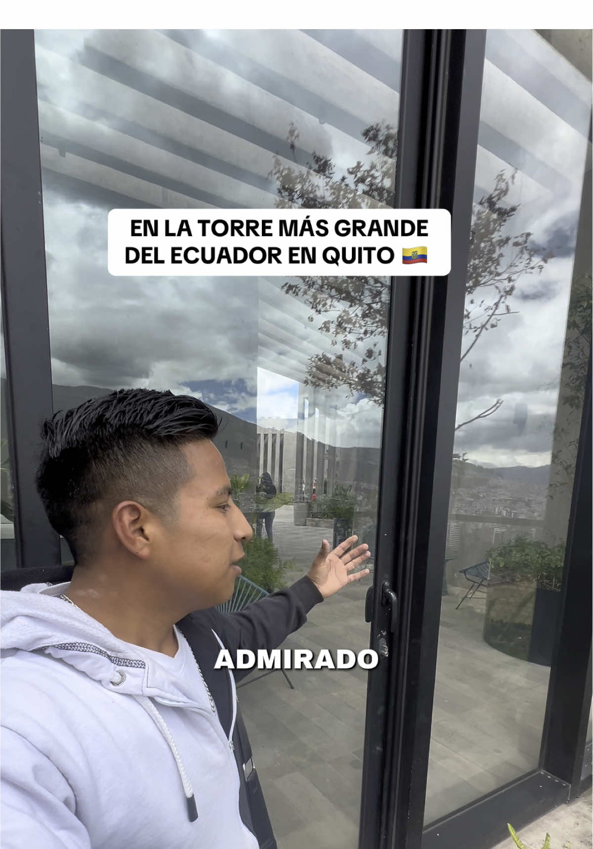 En la torre más alta de Ecuador en Quito #bienesraices #ecuador🇪🇨 #quito_ecuador🇪🇨 #motivacionpersonal 