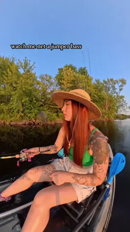 Ever have a fish that just doesn’t want to get in the net?! 😭😂 #fishing #bassfishing #smallmouthbass #girlfishing #explorefishing #kayakfishing 
