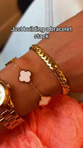 Bracelet stack: Van Cleef dupe: @Amazon  Gold bracelet: Costume jewelry store #jewelrytiktok #jewelrystack #goldjewelry #jewelry 