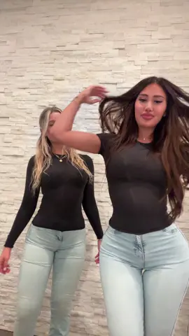 @emmamoore 