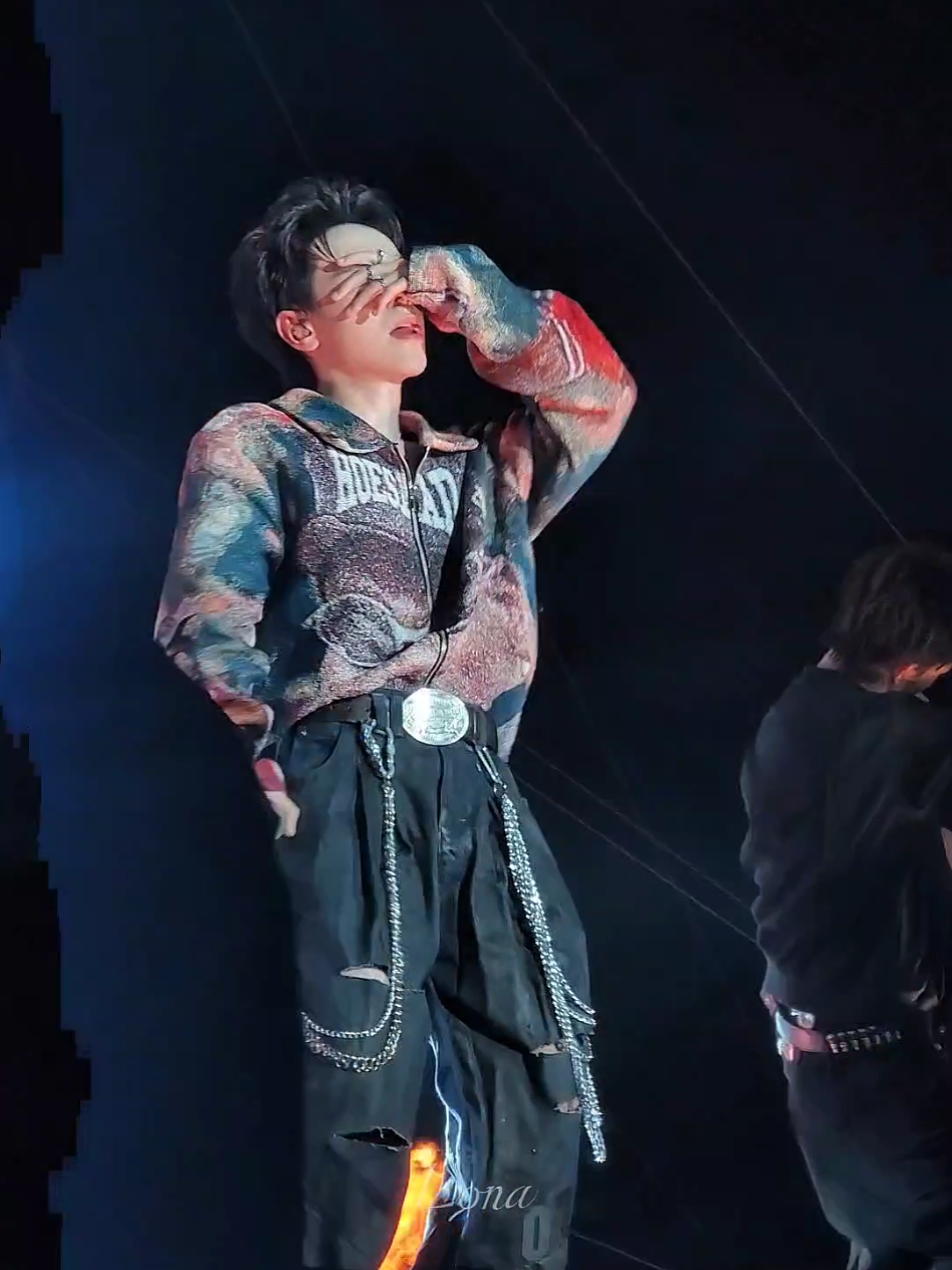 Mấy bà cần người đỡ hok, chắc tui cần rồi đó, mém xỉu 😆 #thenextliveconcert #quanghungmasterd #QuangHungMasterD #thenext 