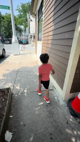 Ice cream time @slushkingeastboston #fyp #creatorsearchinsights #massachusetts #momlife #smallcreator #eastie #boston 