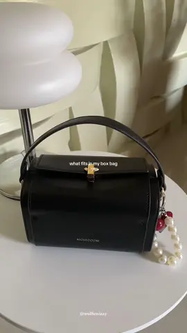 This bag fits more than it looks! As a girlie who doesn’t carry much stuff, this is the perfect bag for me! 🖤✨ #Mossdoom #MossdoomBag #BexleyBag #EverydayBag #MiniBag #BlackBag #ElegantBag #BoxBag #WhatsInMyBag #PackWithMe #BagsForWomen #WomenBag #OOTD #Outfit #BagReco #bag #slingbag #handbag #bagforwomen  #fyp #trending #viral
