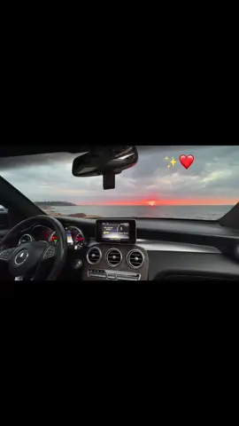 بحس قلبي عم يتنفسك…❤️