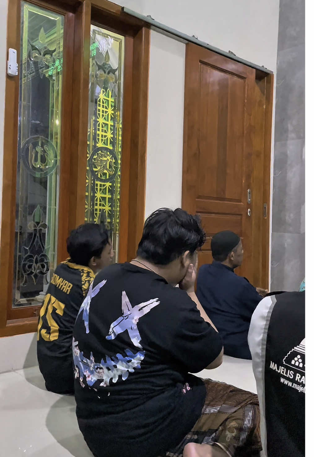 Solat itu lebih baik dari pada tidur 🤲🏻🫶🏻 #LPPMUMAHA #KKNUMAHA #KKN #Desakepunten #Fyppppppppppppp #fyppppppppppppppppppppppp #trending #kkn2025 #dayone #beranda ____________________ Ikuti akun resmi KKN KEPUNTEN 3 di : Instagram: jawara.kepunten3_kknumaha2025 Youtube: jawara.kepunten3_kknumha2025 Tiktok: @jawara.kepunten3