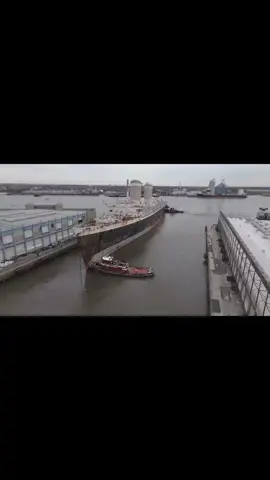 Crazy how its gonna be at the bottom of the ocean soon…. #ships #unitedstates #ssunitedstates #savetheunitedstates #philidelphia #fyp #fypシ #viral 