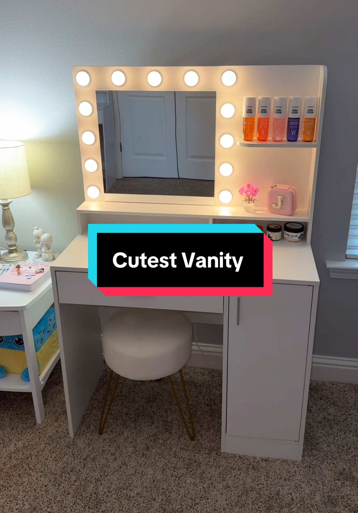 This vanity is soooo cute!! The bright lights are amazing! We love it! #vanity #vanitywithlights #makeupvanity #makeupstorage #lightupmirror #vanitymakeup #tiktokshopbacktoschool 