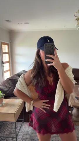 Well it’s been some time 🕰️  Summer in NYC outfit🗽🍎 Lioness plaid dress  Cotton on sweater  Polo RL Hat New Balance 9060