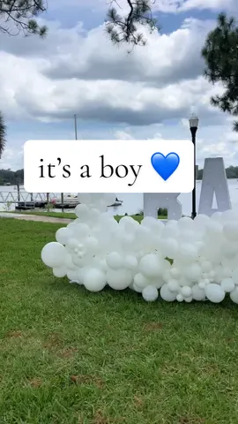 Hoy quiero contarles algo súper especial… ¡mi amigos serán papas  de un hermoso varón! 💙 No tienen idea lo feliz y honrado que me siento de ser parte de esta nueva etapa en su vida. Se  viene el ahijado más consentido del mundo! 👶✨ @Yoselin Torres @Ricky García #babyboy #fyp #foryoupage #foryou #viral #ugccreator #trendingvideo #family 