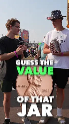 Guess the value to win it! #guessthevalue #guesstowin #guess #jarofmoney 