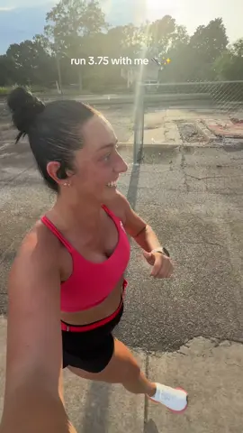 loving the new @Peloton program & my @Runna plan 🤭