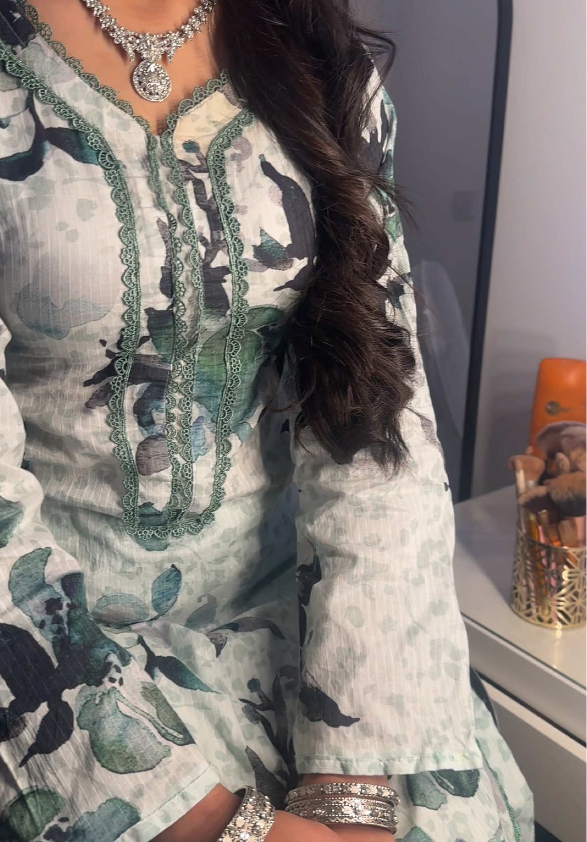 A M B E R 🫶🏼 Makeup: @makeupbyanumx  Dm for enquiries 🤍 #foryoupagе #foryou #makeup #explore #makeupartist #nudelipstick #partymakeup #fyp #manchester #beauty #nofilter 