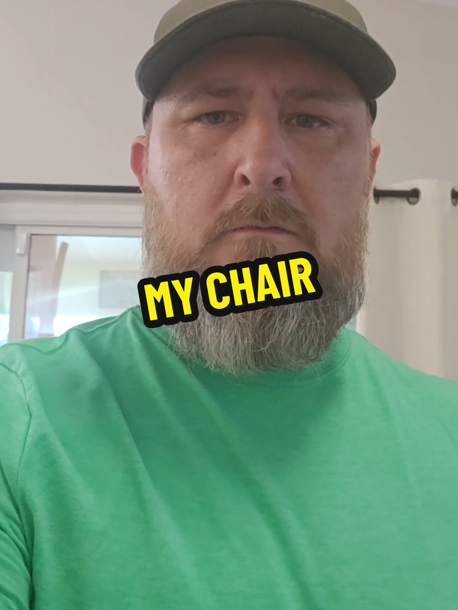 When shes sitting in your chair! #comedy #funny #dogsoftiktok 