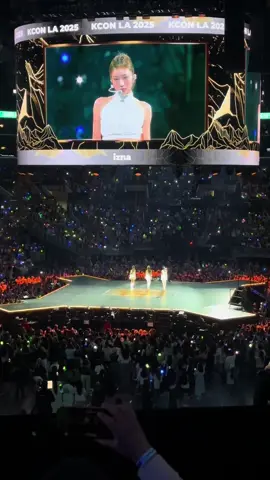 Kcon LA 2025 Izna cover Golden #kconla #kcon #izna #kpopdemonhunters #golden 