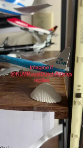 @KLM Royal Dutch Airlines @Qantas @JetBlue @jet2 @Allegiant Air @Gain 