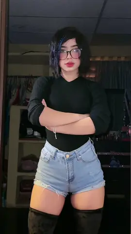 Ola, soy yo bailando de nuevo 😳 #viral #danc #fypシ゚ #trend #foryou #pelocorto #gotica #trends #bailes #brasilerao 
