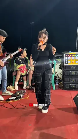tayang di yt Roni melody🐴🐴🐴#fypシ゚ #ronimelody #rifkadeidara🕊 #kepaling #jandhut ##melodyviraltiktok #melodysrigalaberbuludomba @R!pka🕊️ 