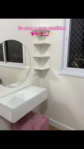 Estou apaixonada pelo meu cantinho novo. Literalmente, TUDO é da Shopee, salvando vidas. 💖💖 #penteadeirasuspensa #fy #foryou #shopee #prateleira