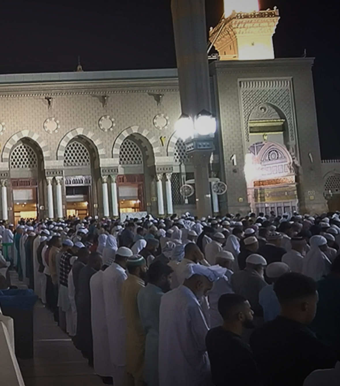 أسأل الله ان يمنّ عليه  بإمامة مسجد رسول الله  صلى الله عليه وسلم 🤍. #ياسر_الدوسري #الحرمين_الشريفين #قران_كريم #قران_كريم #تلاوة_خاشعه #اجواء_الحرم 