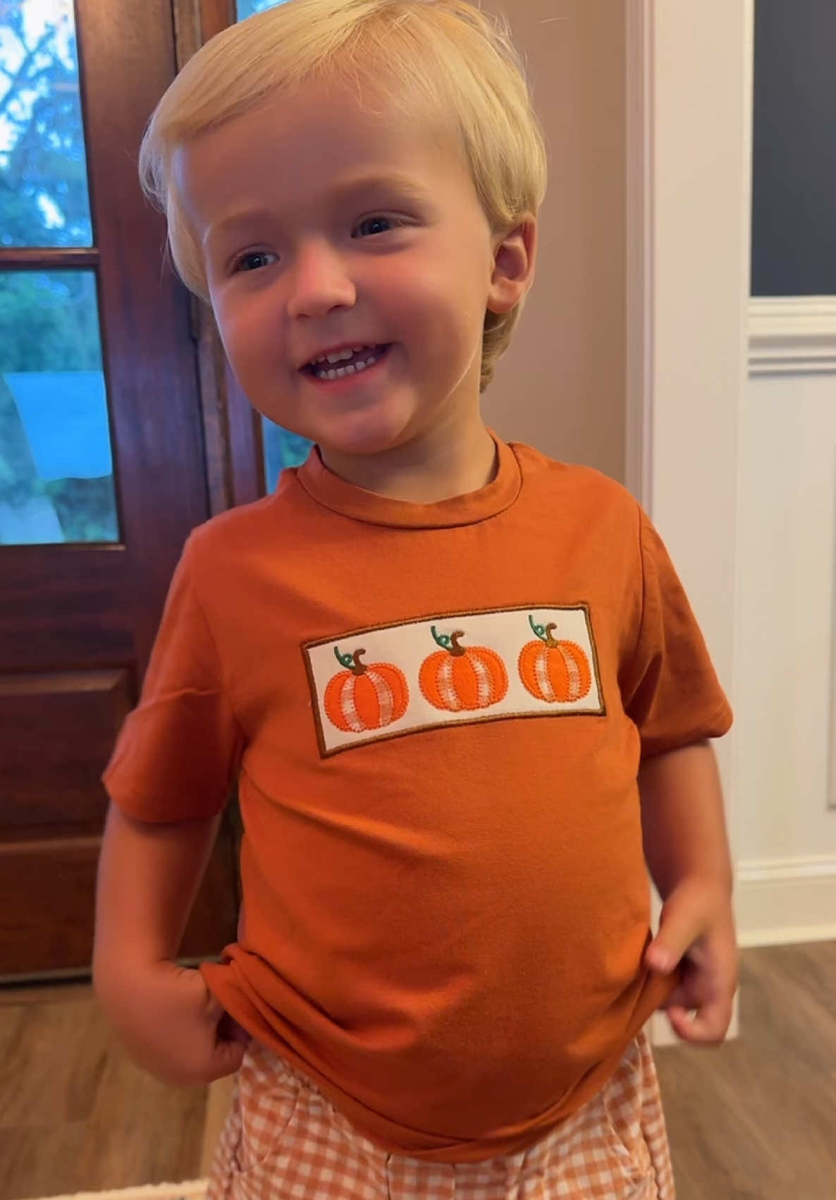 This little outfit makes me so ready for fall! #fall #fallfashion #pumpkinseason #toddlersoftiktok #pumpkinpatch #matchingoutfits #halloween 