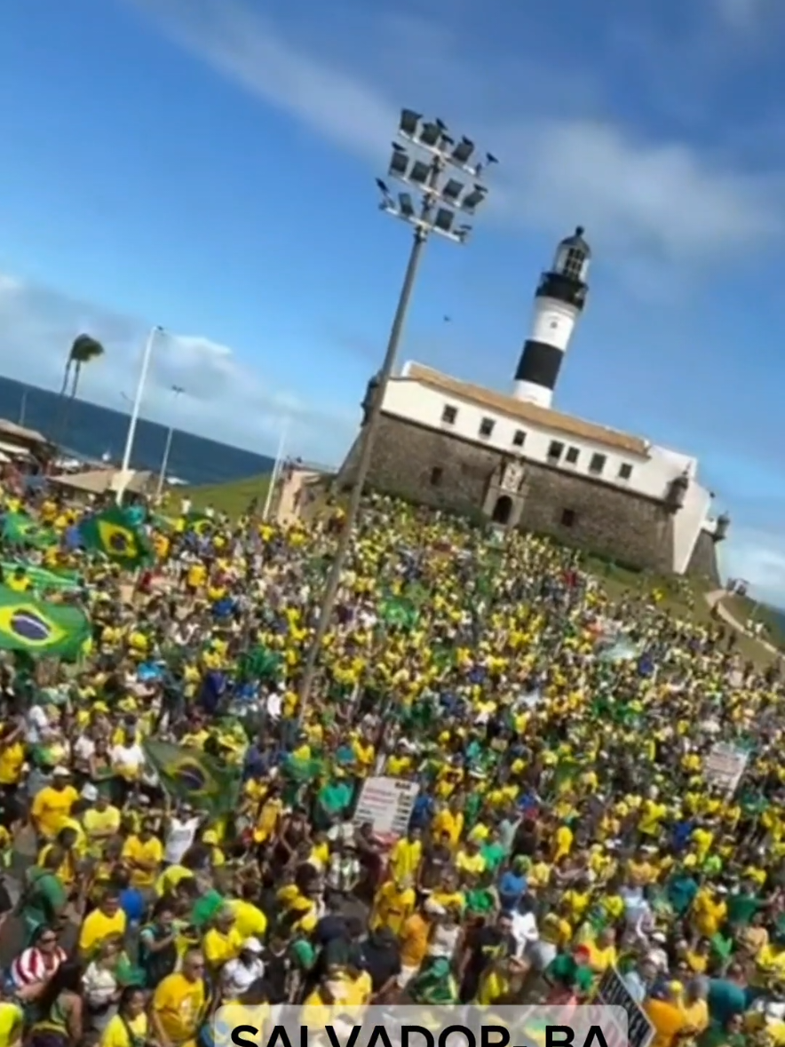 Manifestação pró‑Bolsonaro reúne milhares de apoiadores em várias capitais do Brasil.  #pro  #probolsonaro  #politicaltiktok  #manifestacoesprobolsonaro 