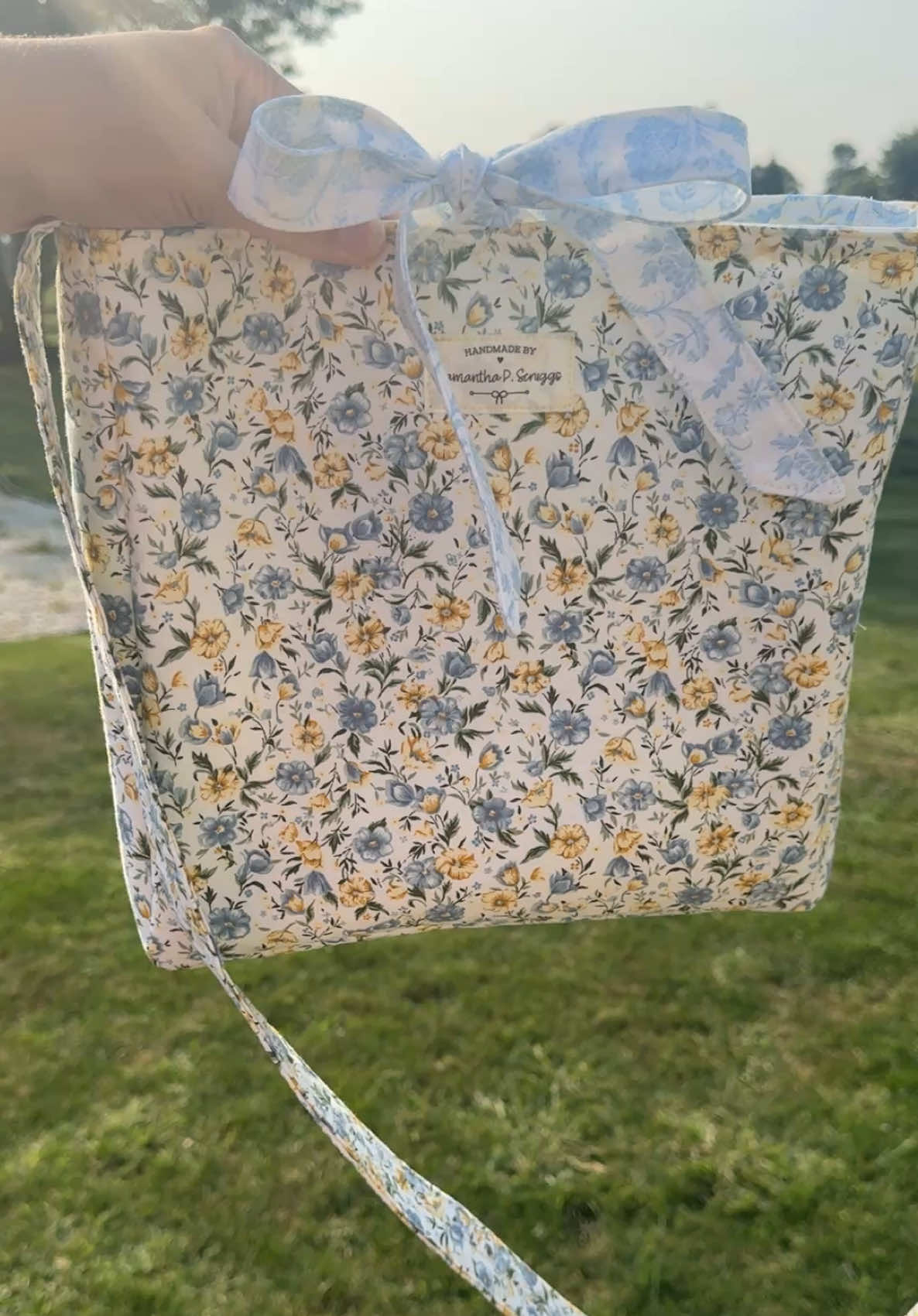 New handmade bag! This is my favorite one! 🥰 #handmade #fyp #bridal #bridalshower #crossbodybag #sewing 