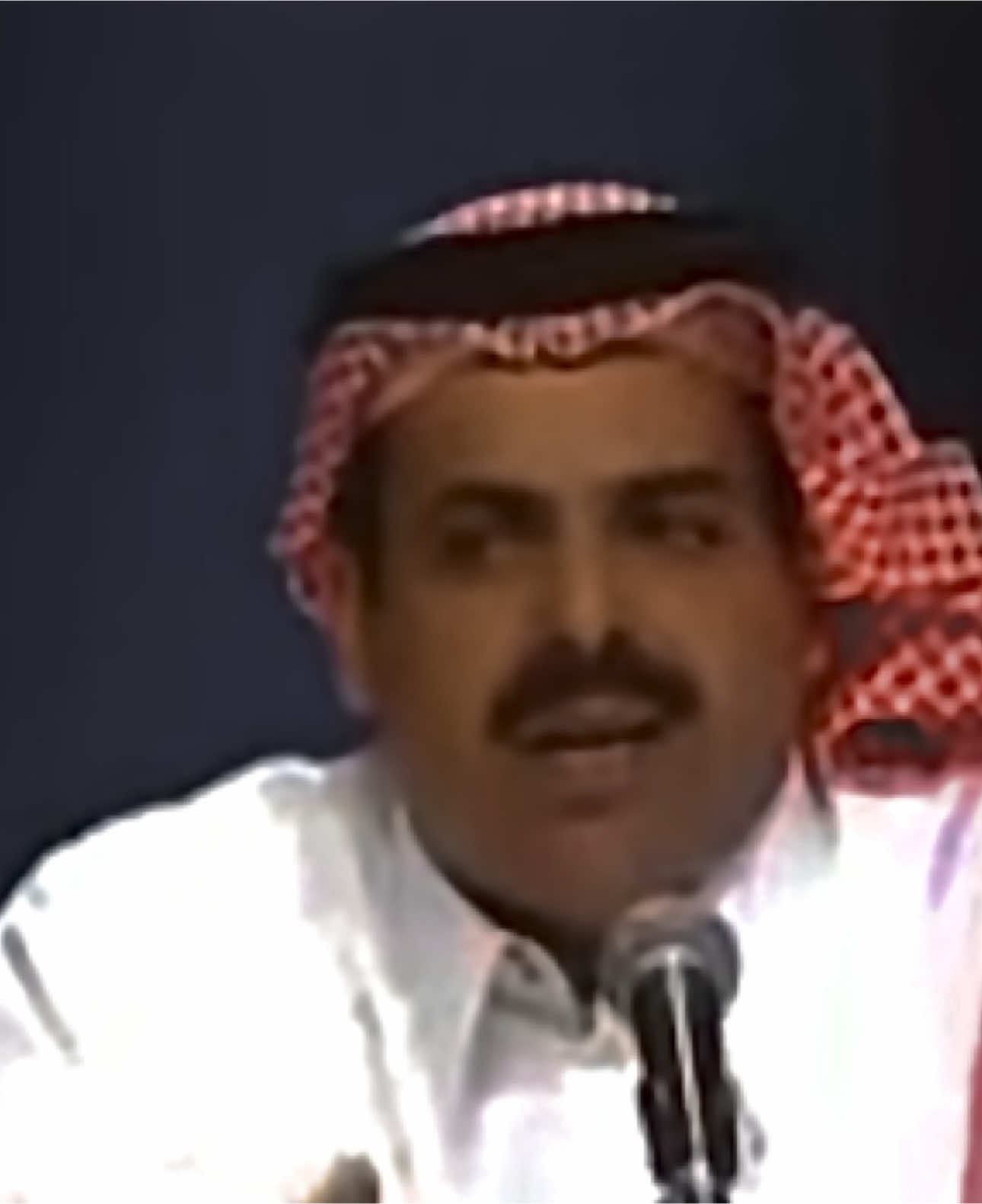 زعلوها ورحلت وأخلت قصور الخالدية ... وألحقتني شرهة الزعلان وأخطاني رضاها سافرت والله ما أخبر اللي يزعلها عليه ... وأستباحت يالله الخيرة سهر عيني وماها ليتها يوم أستباحت دمعة العين الشقية ...   ما أستباحت دم قلبي من خلاها في خلاها