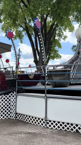 I swear all the rides do nothing but go round and round. I don’t know how their stomachs take it. lol #amusementparkfun #rides #sundayfunday #summerfun #mycrew