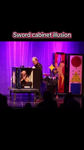 Very pretty magic assistant! #fyp #magictrick #fun #illusion #illusion #magician #viral #foryou #trend 