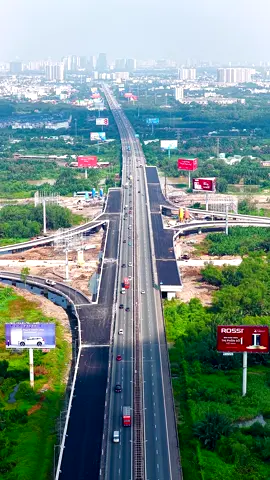 Nút giao cao tốc HCM Long Thành và đường VĐ3 đầu tháng 8/2025.