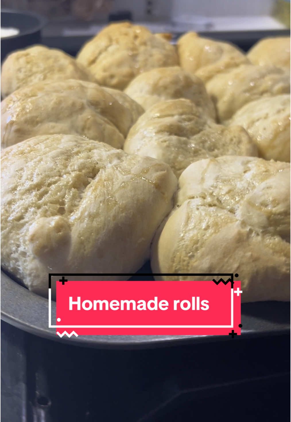 My bread recipe  4cups of flower 2 tablespoons of vegetable oil 2 cups of warm water 1 packet of instant yeast 1 teaspoon of salt  2 tablespoons of sugar  1/3 cups of honey  Lightly brush the top with honey as well!!! Enjoy!!!! #homemadebread #poormanscomfortfood #southerncookin #rolls #sundaydinner #cooking #homemadefood 