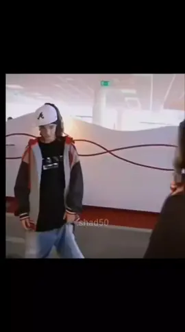 توم كوليتز وبس والباقي ياكل خس