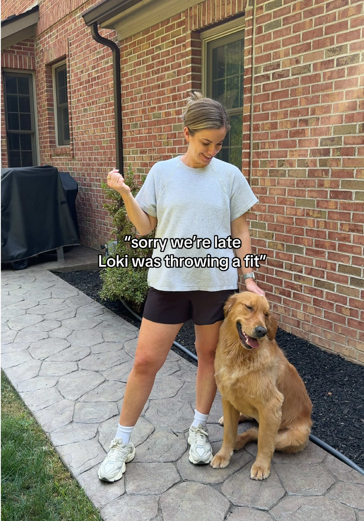 #throwingafit #goldensoftiktok #trend #cutedog 