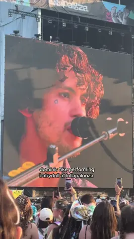 he’s so nervous;((( #lollapalooza 