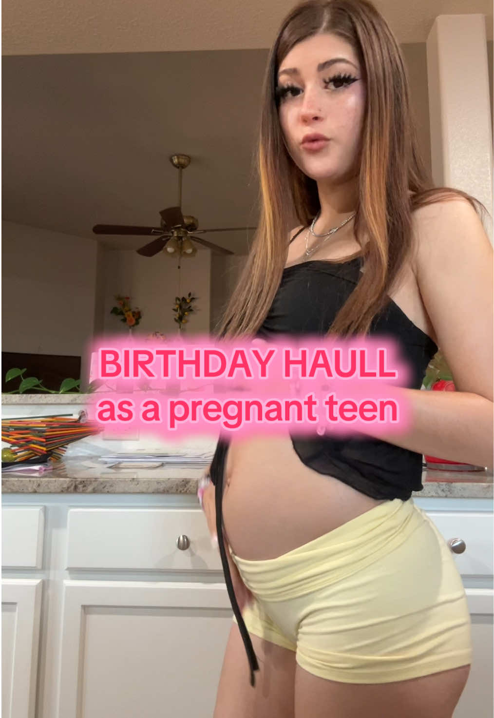 birthday haul 💝💝 thank you @Elizabeth Dominguez for all the hello kitty stuff!! i LOVE it #birthday #haul #fyp #foryou #trending #viralvideo #teenmom #pregnant #viral