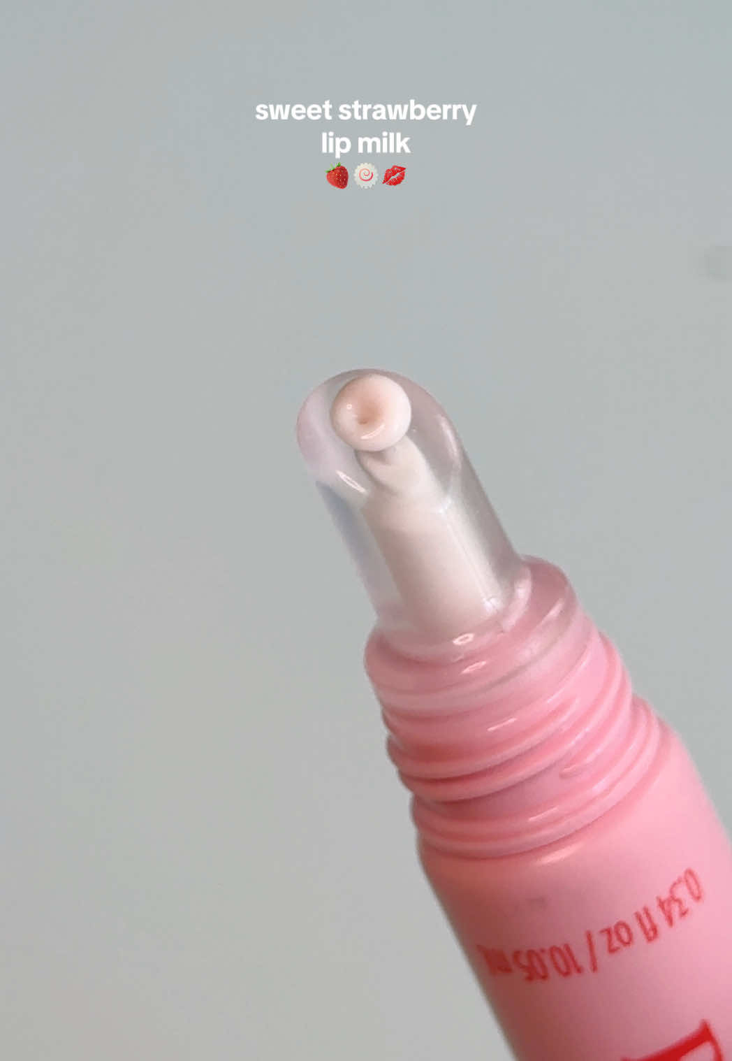 🍓 sweet strawberry lip milk 🍓 @Burt's Bees 💛 #lipgloss #lipbalm #lipcare #lipproducts #lipproduct #skincareunboxing #cutemakeup 