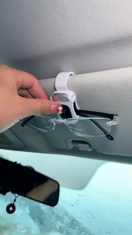 No More Lost or Scratched Glasses – This $6.99 Car Clip is a Game-Changer!#CarHack #CarOrganization #VisorClip #CarEssentials #Tiktokfinds #Tiktokfinds #sunglassesholder 