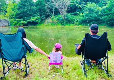 So excited announce a 4th member will be joining our little family soon! ♥️🎉 #pregnancyannouncement #bigsister #addingtothefamily #fishing 