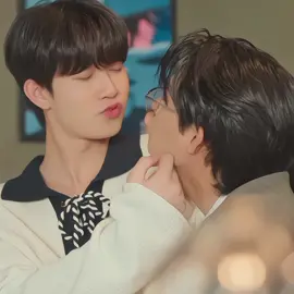 scene ini lucu banget sumpah, jadi kangen ShanObuan deh😭🤧 #tutorkrp #mynameis_yim #tutoryim #tutorkoraphatlamnoi #yimpharinyakornkhansawa #blcouple 