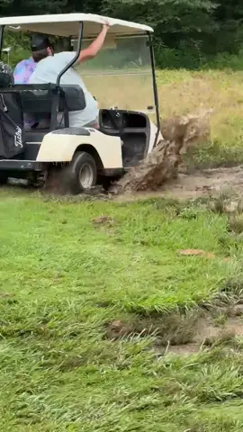 If theres digs to be hit we gonna find em, weither it be on the golf course or on the honda boats😭😂