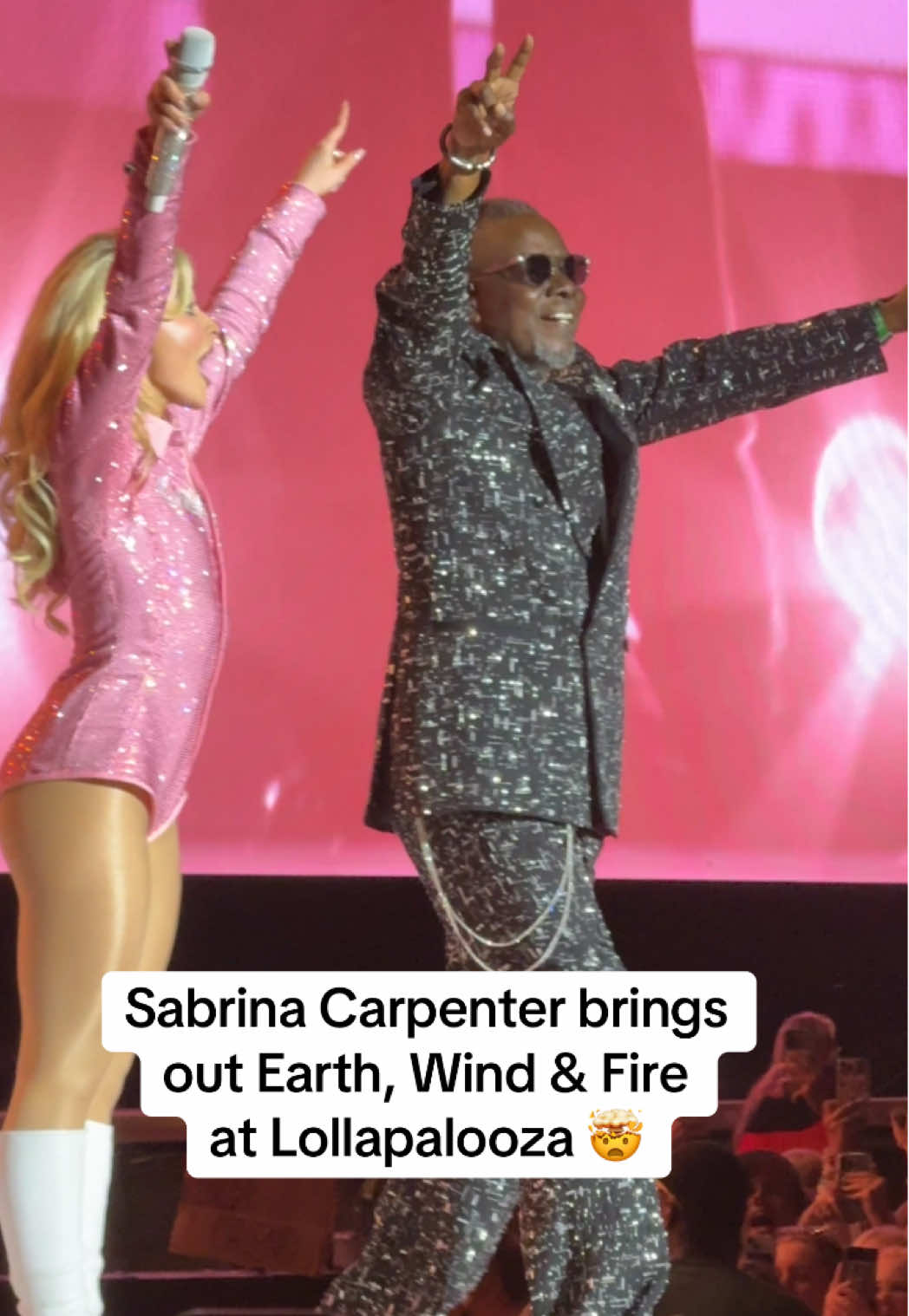 Sabrina Carpenter surprised fans with Chicago’s own Earth, Wind & Fire at #Lollapalooza to perform “September” and “Let’s Groove” 🤯🤩 #SabrinaCarpenter #EarthWindAndFire @Sabrina Carpenter @Earth, Wind & Fire 
