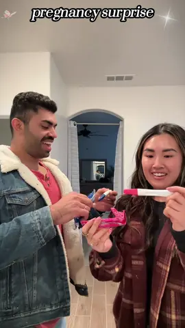 Most surprising reaction ❤️#pregnancy #pregnancyannouncement #couples #youngparents #baby #pregnant #babyannouncement #pregnancyjourney #surprise #family #moments #reaction #fyp #tiktok #usa 