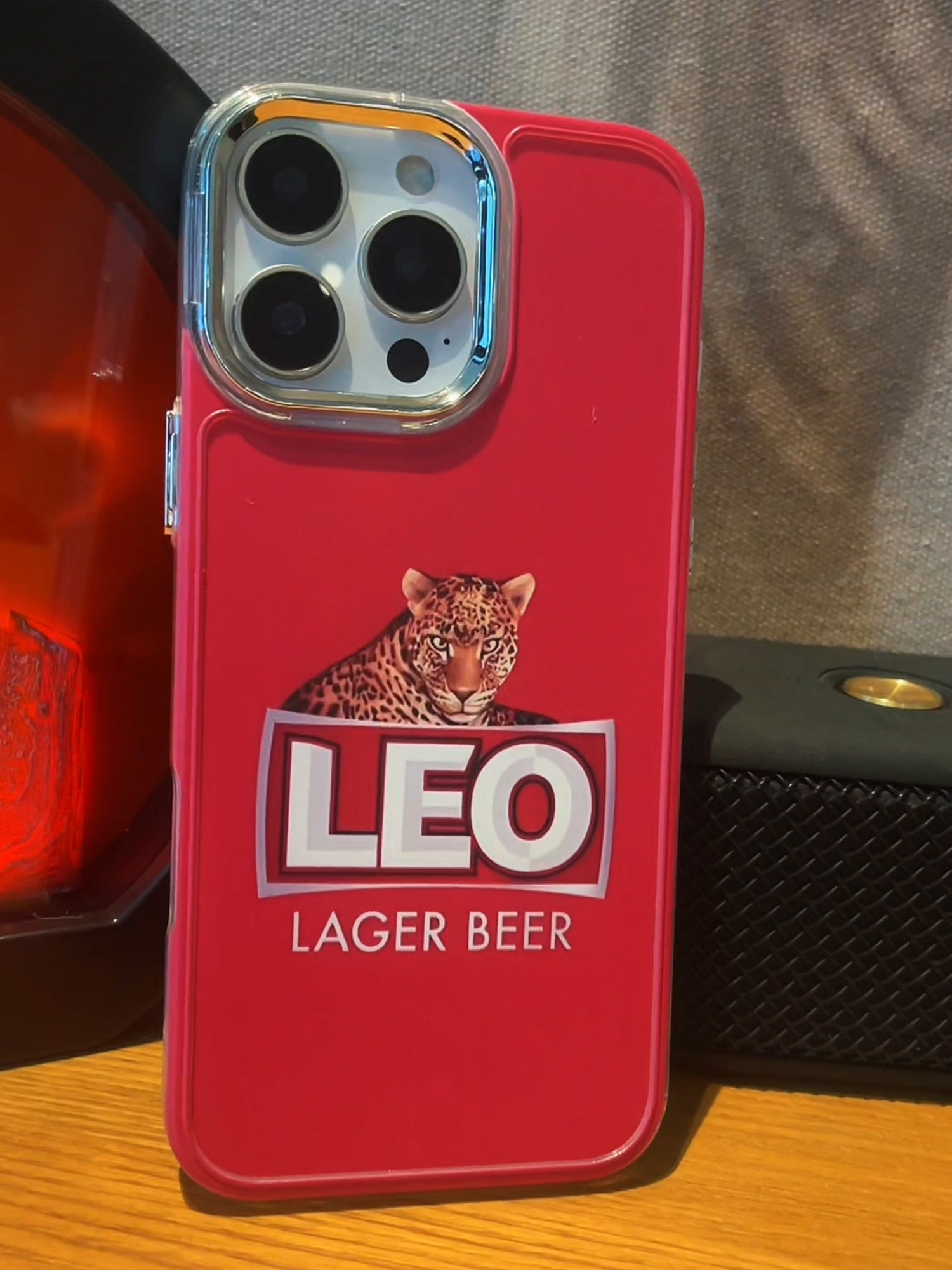 เคสโทรศัพท์ลาย LEO สีแดง#iphonecase #เคสโทรศัพท์มือถือ #เคสโทรศัพท์มื #LEO #LAGERBEER