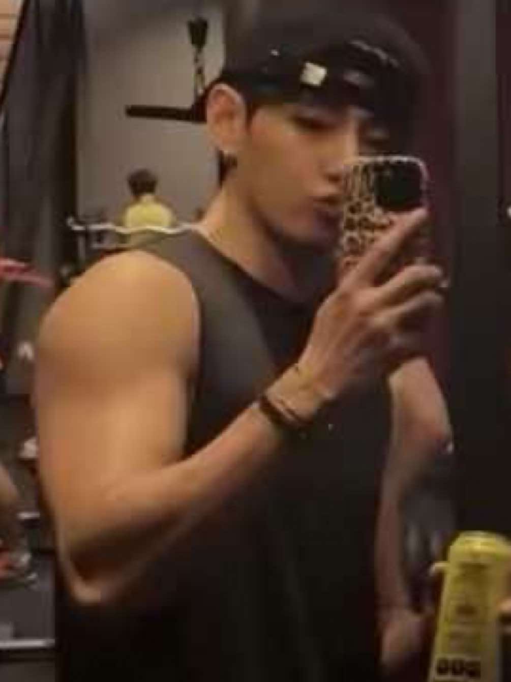 his gym era is not for the weak #taehyung 