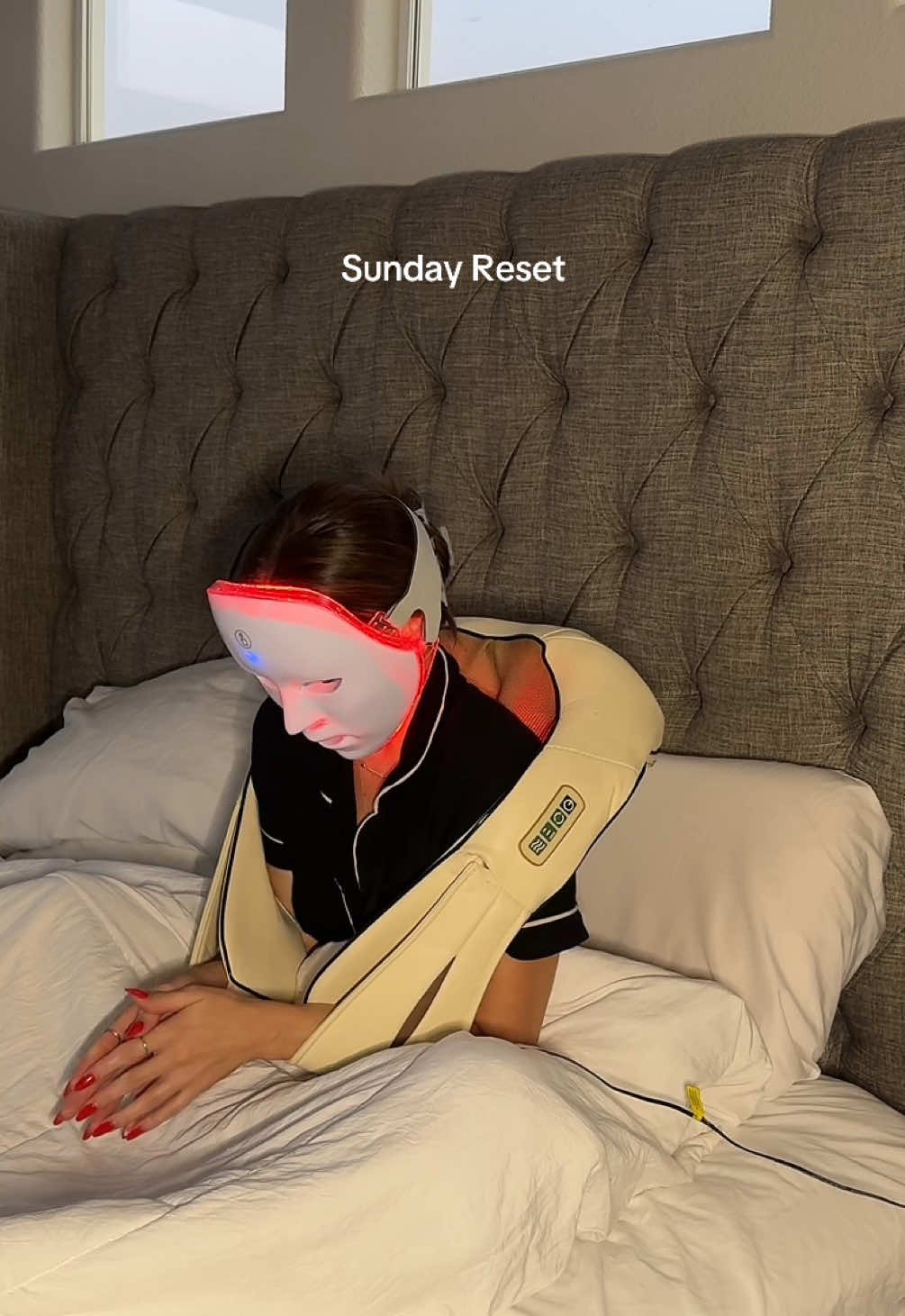 Hands down the best back massager💆‍♀️ out there! I’ve tried a number of them and this is always my go to favorite! It’s on sale now! Click the orange shopping 🛒 cart above to grab one before they are gone! #backmassage #backmassager #massage #sundayreset 