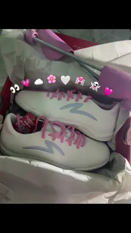 pinky #specs #illuzion4pro #futsal #futsalindonesia #foryoupagе #foryou #fyp 